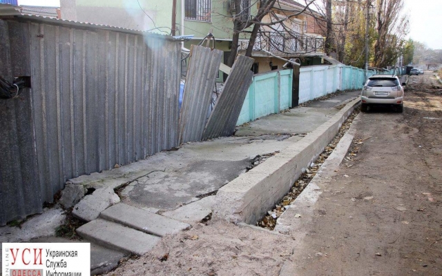 Оползень каждый день уничтожает дома в Черноморске, внушительные трещины в зданиях Фото № 16 Оползень каждый день уничтожает дома в Черноморске, внушительные трещины в зданиях Фото № 16
