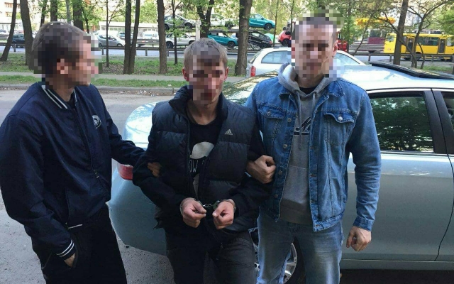 Сбежавший из-под конвоя в Одессе преступник задержан в столице Фото № 0 Сбежавший из-под конвоя в Одессе преступник задержан в столице Фото № 0