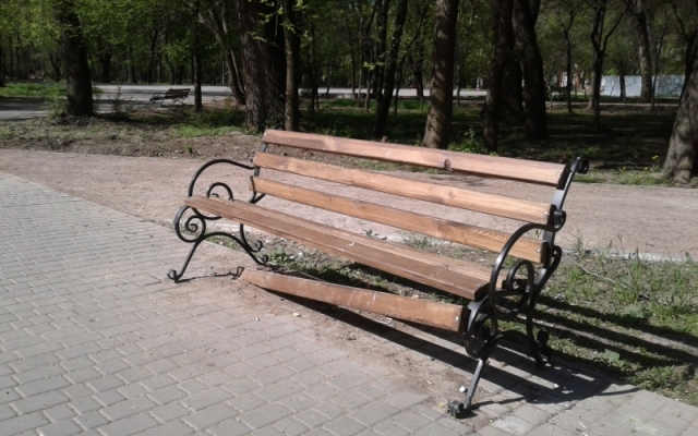 В Преображенском парке вандалы сломали десять лавочек (ФОТО) Фото № 5 В Преображенском парке вандалы сломали десять лавочек (ФОТО) Фото № 5