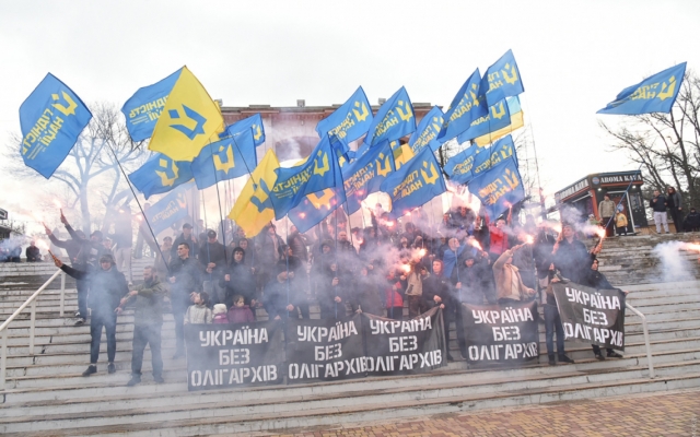 Одесситы прошли маршем по центру города с лозунгами «Украина без олигархов» Фото № 2 Одесситы прошли маршем по центру города с лозунгами «Украина без олигархов» Фото № 2