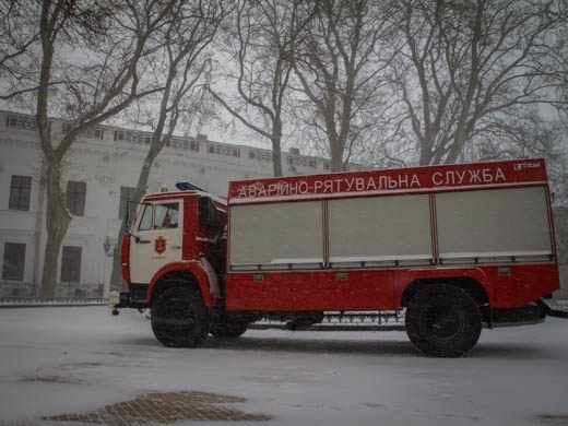 Под окна Труханова выпустили квадроциклы Фото № 3 Под окна Труханова выпустили квадроциклы Фото № 3