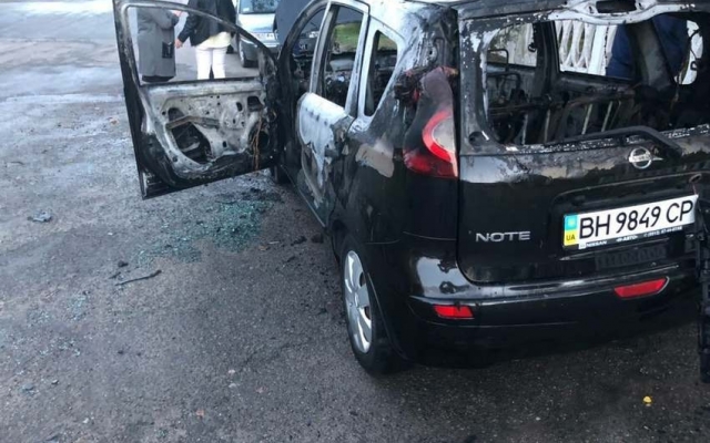 В Лиманском районе госрегистратору сожгли автомобиль (ФОТО) Фото № 3 В Лиманском районе госрегистратору сожгли автомобиль (ФОТО) Фото № 3