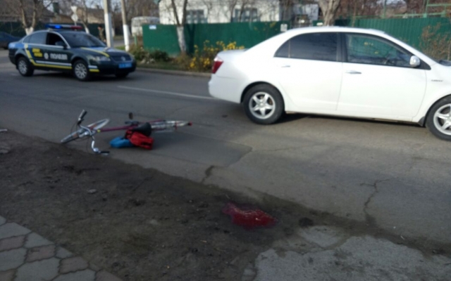 В Измаиле автомобиль совершил наезд на женщину-велосипедиста(Фото) Фото № 2 В Измаиле автомобиль совершил наезд на женщину-велосипедиста(Фото) Фото № 2