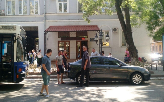Улица Жуковского перекрыта из-за ДТП (ФОТО) Фото № 0 Улица Жуковского перекрыта из-за ДТП (ФОТО) Фото № 0