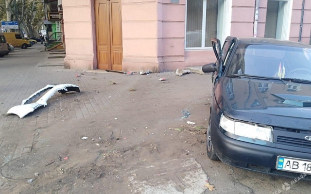На Базарной столкнулись два автомобиля Фото № 1 На Базарной столкнулись два автомобиля Фото № 1