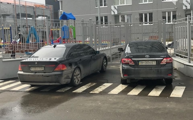 Автохама на литовских номерах проучили эвакуатором (ФОТО) Фото № 0 Автохама на литовских номерах проучили эвакуатором (ФОТО) Фото № 0