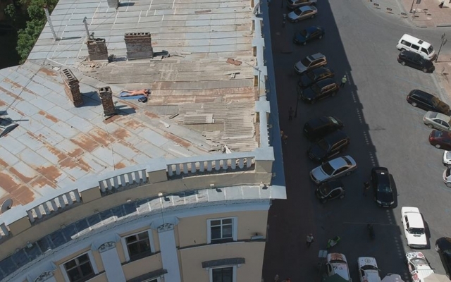 В Одессе нудист попал в кадр дрона (ФОТО) Фото № 4 В Одессе нудист попал в кадр дрона (ФОТО) Фото № 4