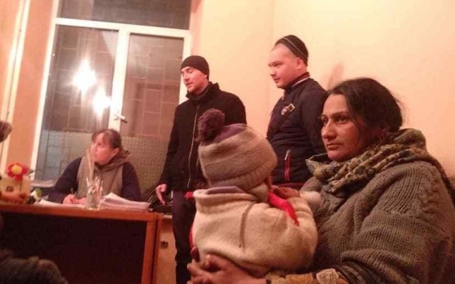 В Одессе горе-мать заставляла своих детей попрошайничать (ФОТО) Фото № 1 В Одессе горе-мать заставляла своих детей попрошайничать (ФОТО) Фото № 1