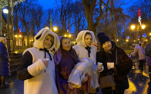 В городском саду провели рождественский семейный праздник Фото № 3 В городском саду провели рождественский семейный праздник Фото № 3