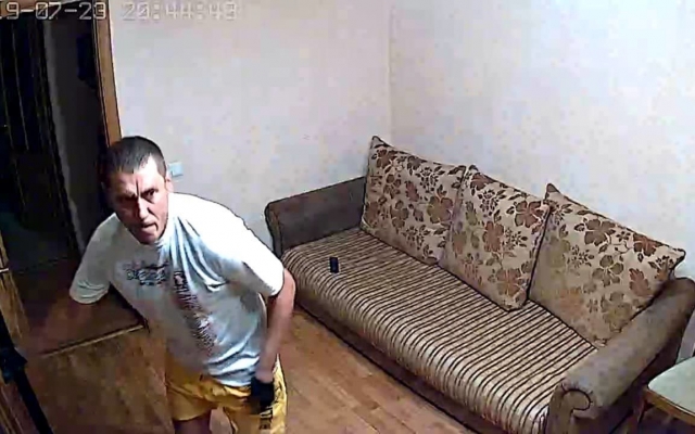 Будьте бдительны: в Черноморске разыскивается квартирный вор Фото № 0 Будьте бдительны: в Черноморске разыскивается квартирный вор Фото № 0