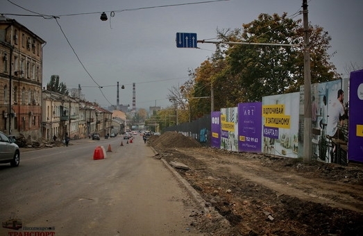 На спуске Маринеско начали ремонтировать дорогу Фото № 0 На спуске Маринеско начали ремонтировать дорогу Фото № 0