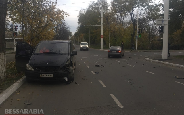 В Измаиле произошло ДТП из-за нарушения правил дорожного движения Фото № 0 В Измаиле произошло ДТП из-за нарушения правил дорожного движения Фото № 0