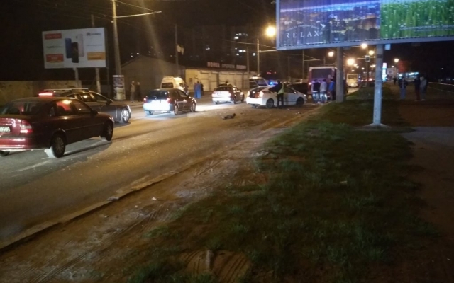 В Одессе иномарка столкнулась со В Одессе иномарка столкнулась со