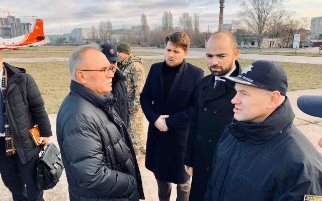 В Одессу прибыла рабочая группа Кабмина для расследования причин пожара Фото № 0 В Одессу прибыла рабочая группа Кабмина для расследования причин пожара Фото № 0