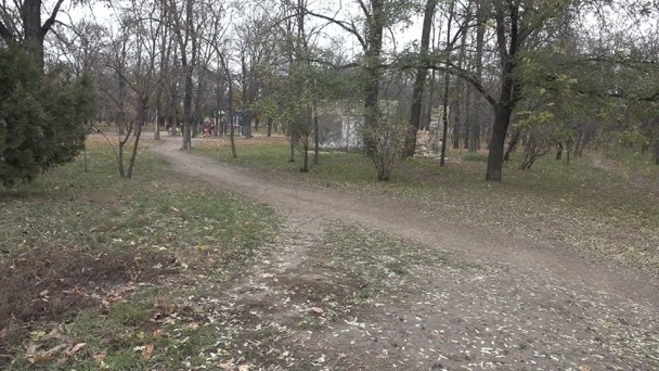 Одесситы пытаются спасти сквер на Слободке (ФОТО) Фото № 6 Одесситы пытаются спасти сквер на Слободке (ФОТО) Фото № 6