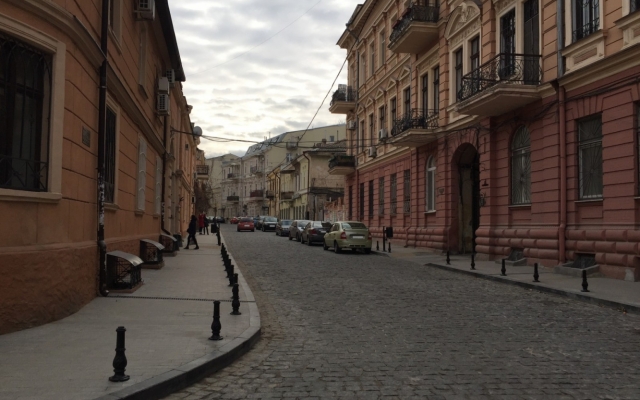 Воронцовскому переулку сохранили аутентичные плиты начала ХІХ века Фото № 0 Воронцовскому переулку сохранили аутентичные плиты начала ХІХ века Фото № 0