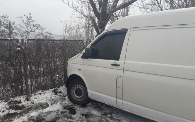 Собственный автомобиль едва не задавил водителя Фото № 0 Собственный автомобиль едва не задавил водителя Фото № 0