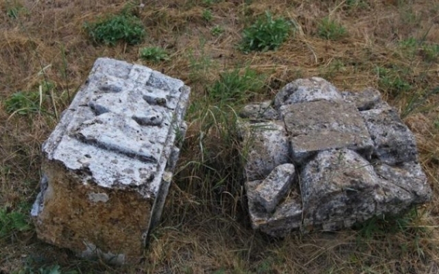 В Усатово разрушают скифский курган и древние захоронения (ФОТО) Фото № 0 В Усатово разрушают скифский курган и древние захоронения (ФОТО) Фото № 0