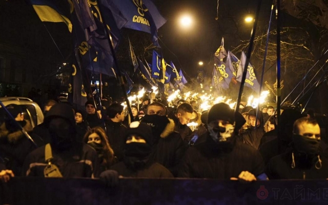 В Одессе состоялось факельное шествие националистов со всех уголков Украины Фото № 6 В Одессе состоялось факельное шествие националистов со всех уголков Украины Фото № 6