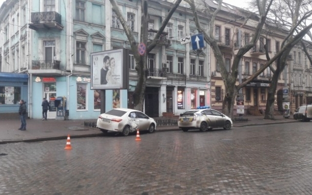 Сегодня в центре Одессы произошло серьезное ДТП Фото № 4 Сегодня в центре Одессы произошло серьезное ДТП Фото № 4