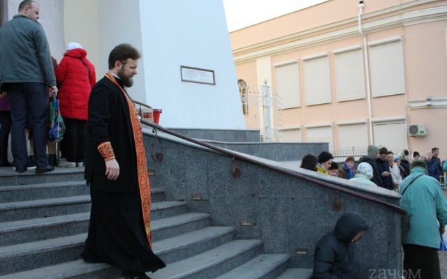 Пасха в Одессе: как горожане куличи освящали (ФОТО) Фото № 6 Пасха в Одессе: как горожане куличи освящали (ФОТО) Фото № 6