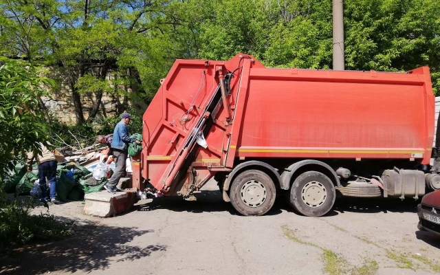 В некоторых районах Одессы стало чище, убрали мусор Фото № 0 В некоторых районах Одессы стало чище, убрали мусор Фото № 0