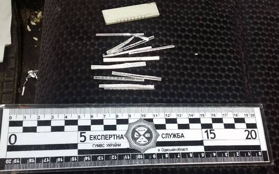 Изобретательные воры на ограбление пошли со своей лестницей Фото № 0 Изобретательные воры на ограбление пошли со своей лестницей Фото № 0
