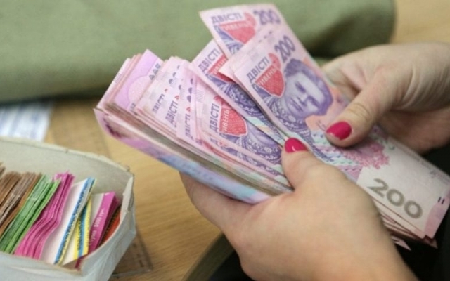 В Одесской области чиновник задолжал рабочим 3,6 миллиона гривен Фото № 0 В Одесской области чиновник задолжал рабочим 3,6 миллиона гривен Фото № 0