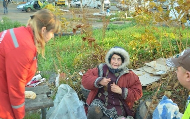 Женщина провела три года в рабстве у цыган и со сломанной ногой её выбросили на обочину умирать Фото № 3 Женщина провела три года в рабстве у цыган и со сломанной ногой её выбросили на обочину умирать Фото № 3
