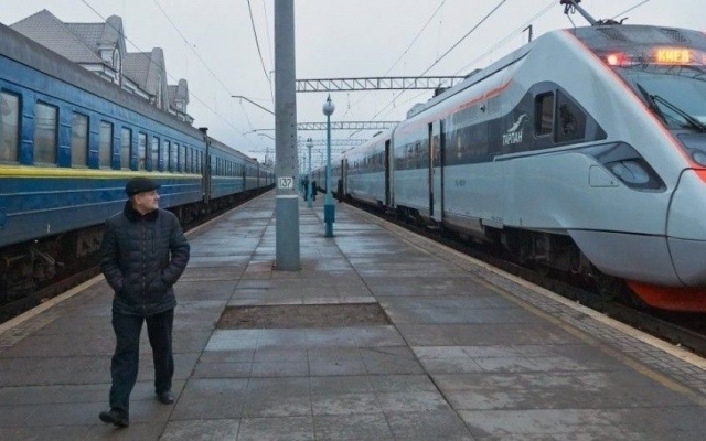 Предварительная продажа билетов на поезда в Одессе возобновится к 5 декабря Фото № 0 Предварительная продажа билетов на поезда в Одессе возобновится к 5 декабря Фото № 0