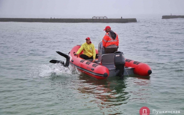 Водолазы принялись очищать дно на пляжах Одессы (ФОТО, ВИДЕО) Фото № 3 Водолазы принялись очищать дно на пляжах Одессы (ФОТО, ВИДЕО) Фото № 3