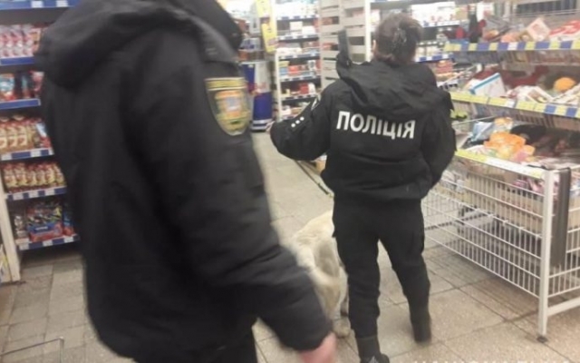 Нетрезвая одесситка угрожала взорвать супермаркет Фото № 0 Нетрезвая одесситка угрожала взорвать супермаркет Фото № 0