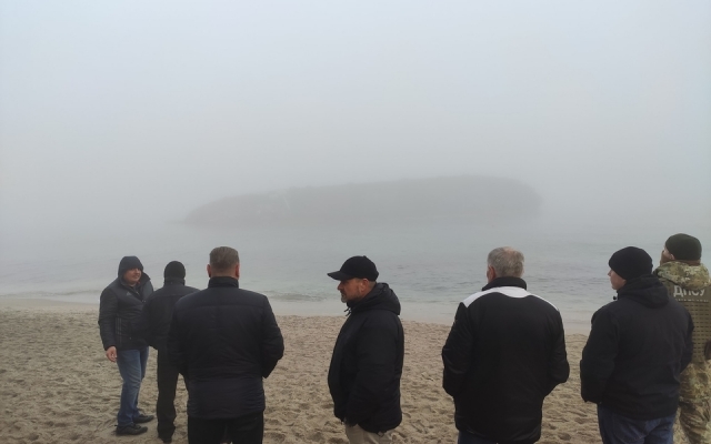Одесские муниципальные водолазы извлекли улики из полузатонувшего танкера Delfi Фото № 1 Одесские муниципальные водолазы извлекли улики из полузатонувшего танкера Delfi Фото № 1