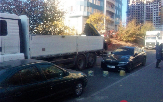 В Аркадии водитель иномарки забрызгал активистов из баллончика и наехал на скутер (ФОТО) Фото № 1 В Аркадии водитель иномарки забрызгал активистов из баллончика и наехал на скутер (ФОТО) Фото № 1