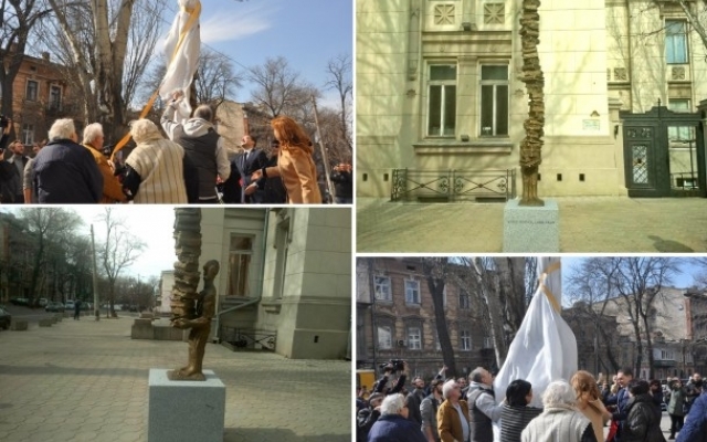 В Одессе открыли памятник читателю (ФОТО, ВИДЕО) Фото № 3 В Одессе открыли памятник читателю (ФОТО, ВИДЕО) Фото № 3