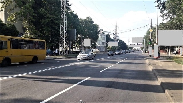 На Краснова обновили дорожную разметку Фото № 0 На Краснова обновили дорожную разметку Фото № 0