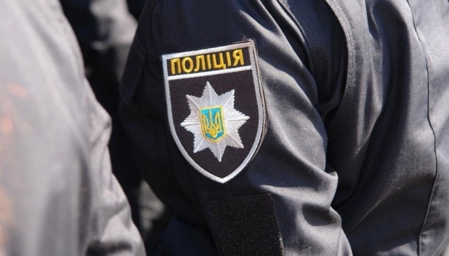 Полицейский ударил директора предприятия Фото № 0 Полицейский ударил директора предприятия Фото № 0