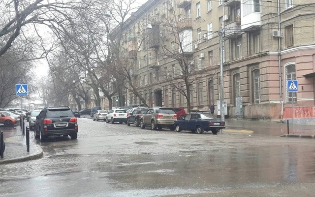 Вниманию одесских водителей: установлен ряд новых дорожных знаков Фото № 5 Вниманию одесских водителей: установлен ряд новых дорожных знаков Фото № 5