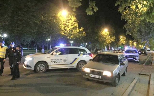 В Измаиле таксист наехал на двух пешеходов (ФОТО) Фото № 3 В Измаиле таксист наехал на двух пешеходов (ФОТО) Фото № 3