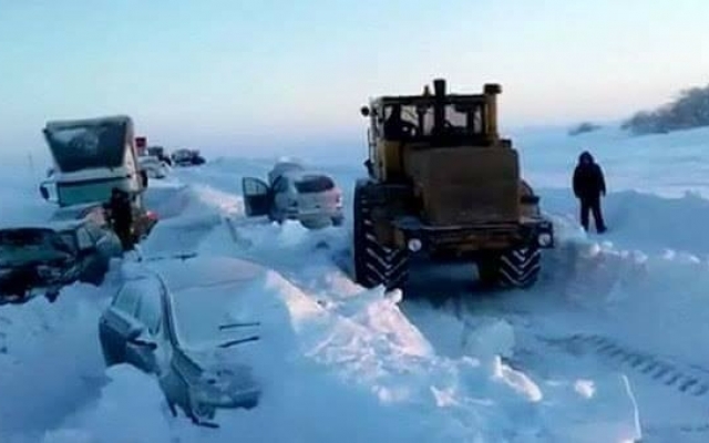 Ситуация на трассе остаётся сложной Фото № 0 Ситуация на трассе остаётся сложной Фото № 0