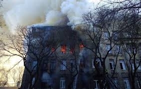 Студентов сгоревшего экономического колледжа переводят в корпус, где далеко не безопасно Фото № 0 Студентов сгоревшего экономического колледжа переводят в корпус, где далеко не безопасно Фото № 0