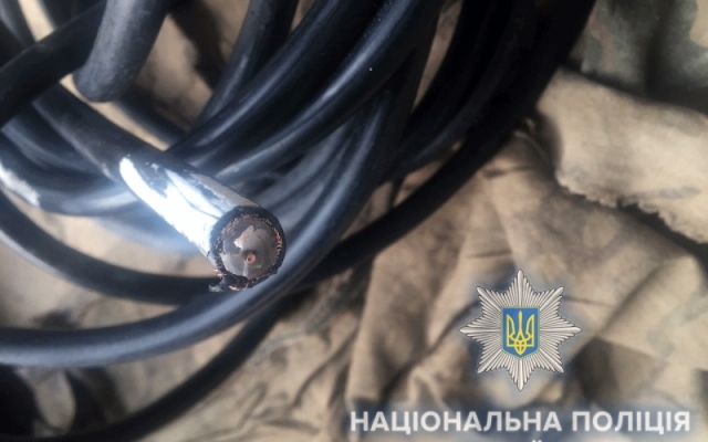 В Одесской области вора кабеля остановил... телевизор Фото № 0 В Одесской области вора кабеля остановил... телевизор Фото № 0