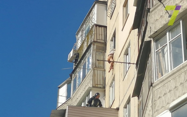 В Одессе с окна многоэтажки выпала пожилая женщина (ФОТО) Фото № 1 В Одессе с окна многоэтажки выпала пожилая женщина (ФОТО) Фото № 1