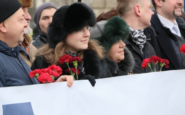 День Соборности в Одессе: цветы у памятника Шевченко Фото № 2 День Соборности в Одессе: цветы у памятника Шевченко Фото № 2