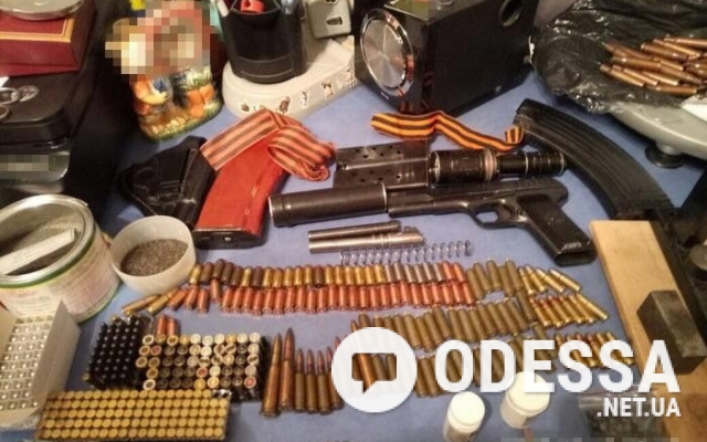 Одессит торгует оружием и боеприпасами, привезёнными из зоны АТО Фото № 0 Одессит торгует оружием и боеприпасами, привезёнными из зоны АТО Фото № 0
