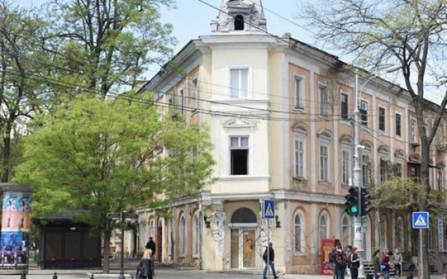 В центре Одессы вандалы изуродовали здание (ФОТО) Фото № 0 В центре Одессы вандалы изуродовали здание (ФОТО) Фото № 0