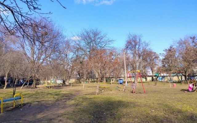 Детские площадки в Одессе оставляют желать лучшего (ФОТО) Фото № 1 Детские площадки в Одессе оставляют желать лучшего (ФОТО) Фото № 1