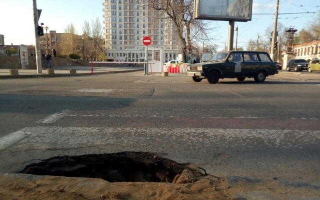 В Одессе продолжают В Одессе продолжают