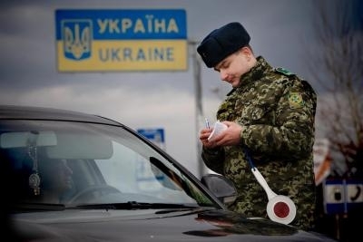 Пограничники задержали два автомобиля, находящихся в розыске Интерпола Фото № 0 Пограничники задержали два автомобиля, находящихся в розыске Интерпола Фото № 0