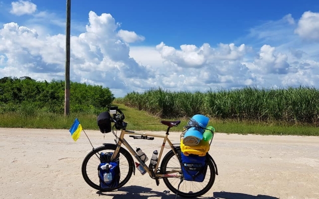 Руслан Верин на велосипеде приехал в Белиз Фото № 2 Руслан Верин на велосипеде приехал в Белиз Фото № 2